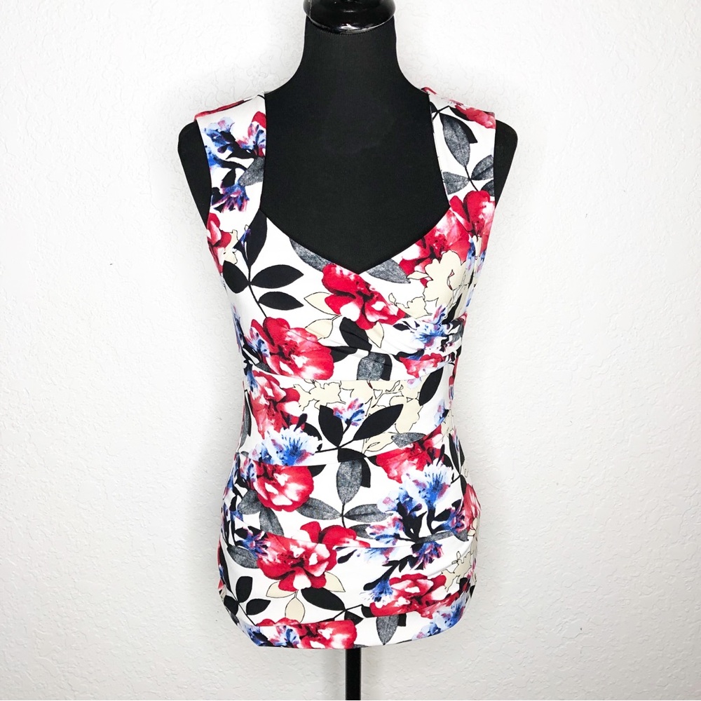 WHBM white blue red floral sleeveless tiered top size Small